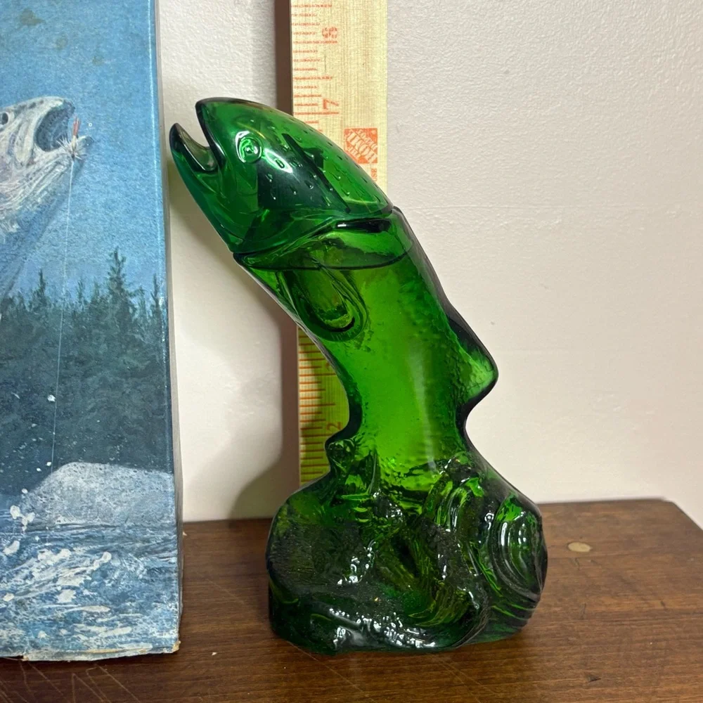 💚Avon Vintage Tai Winds Rainbow Trout Decanter